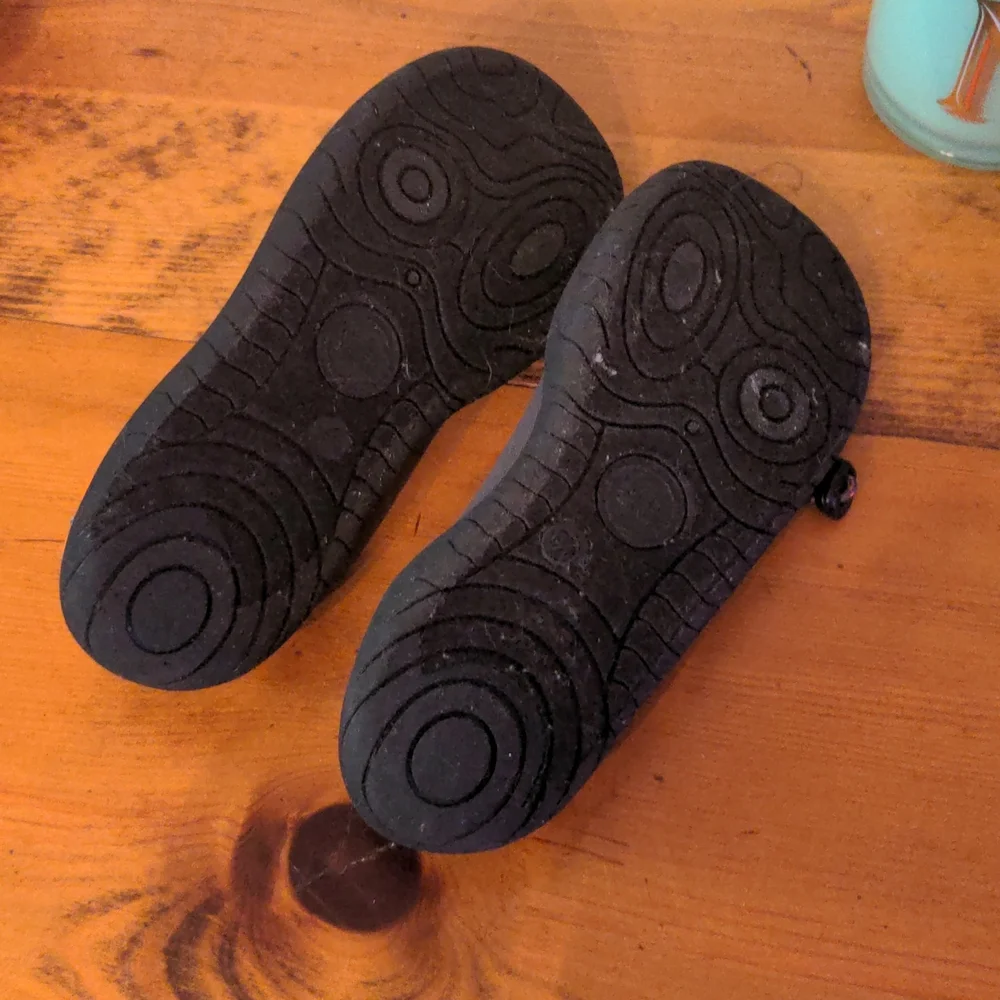 ⭐️FREE W/ PURCHASE! Kids Water Shoes